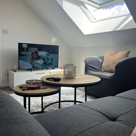 Superbe Appartement Tres Calme Et Confortable Reims Bagian luar foto