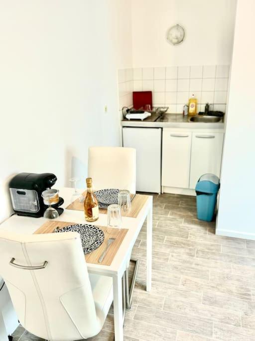 Superbe Appartement Tres Calme Et Confortable Reims Bagian luar foto