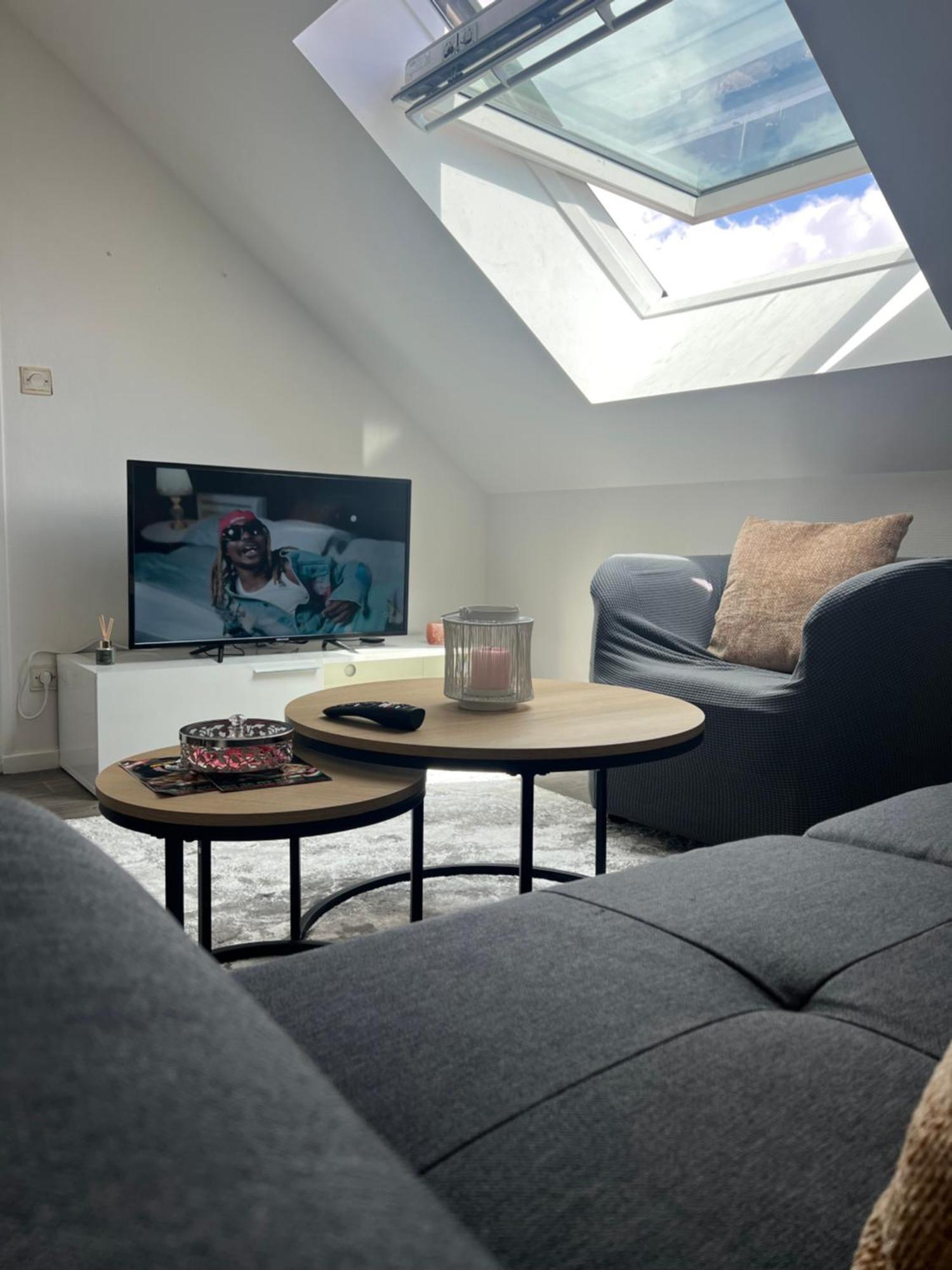 Superbe Appartement Tres Calme Et Confortable Reims Bagian luar foto