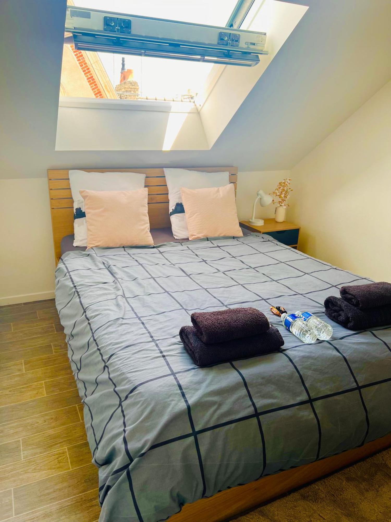 Superbe Appartement Tres Calme Et Confortable Reims Bagian luar foto